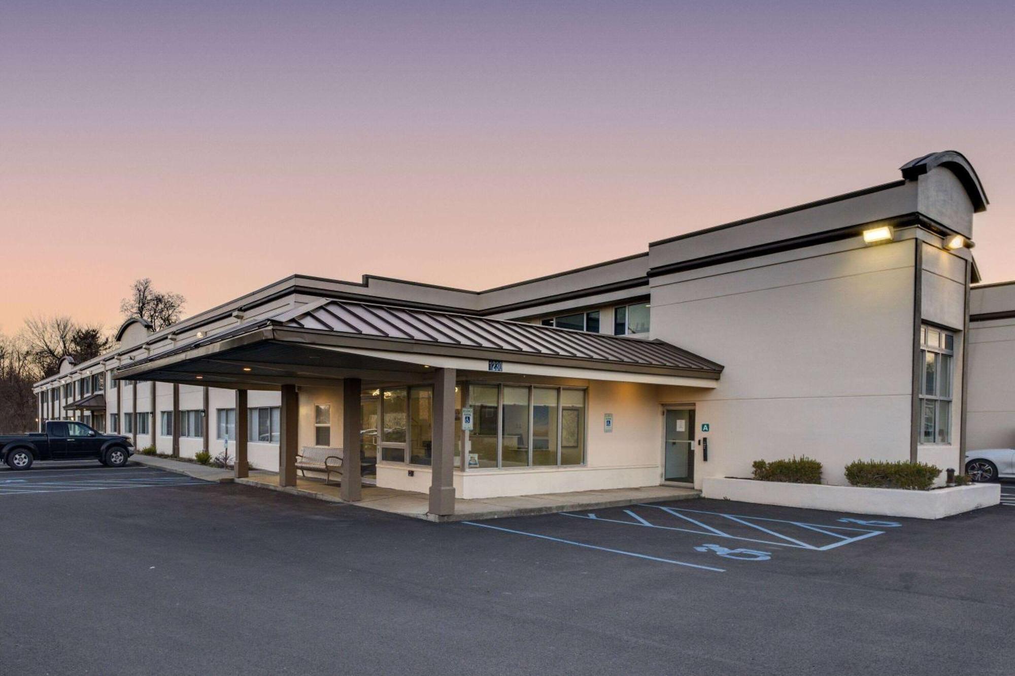 Days Inn By Wyndham Albany Suny Ngoại thất bức ảnh